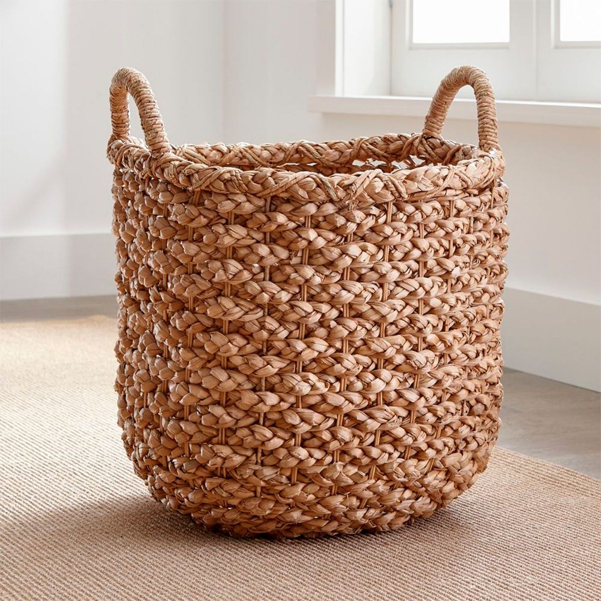 CRATE & BARREL - Cesta Emlyn en Fibras naturales 51 cm x 51 cm 