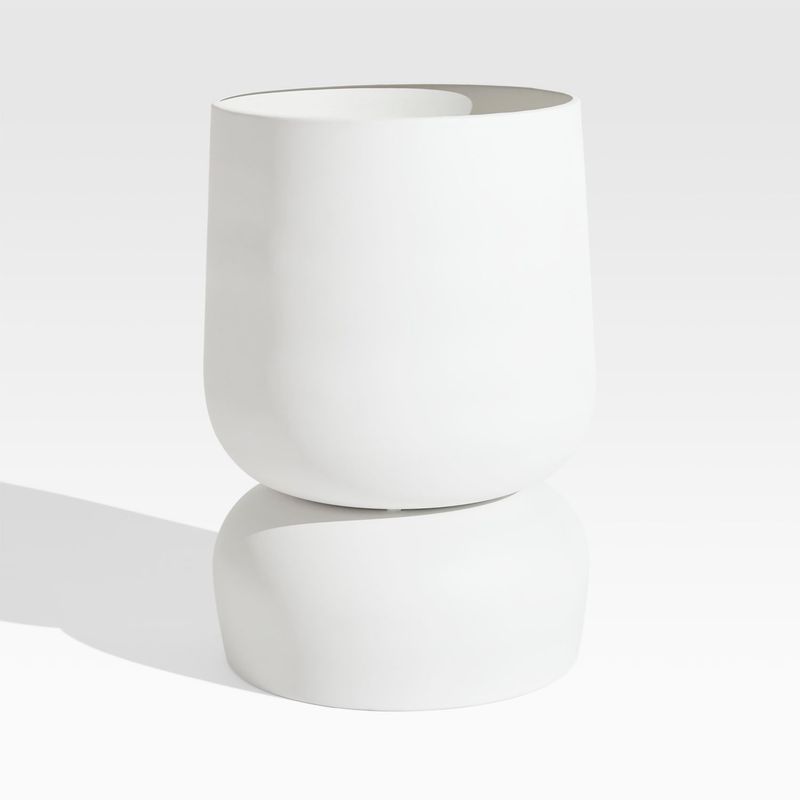 CRATE & BARREL - Maceta Glencoe en Hierro 60 cm x 40 cm 