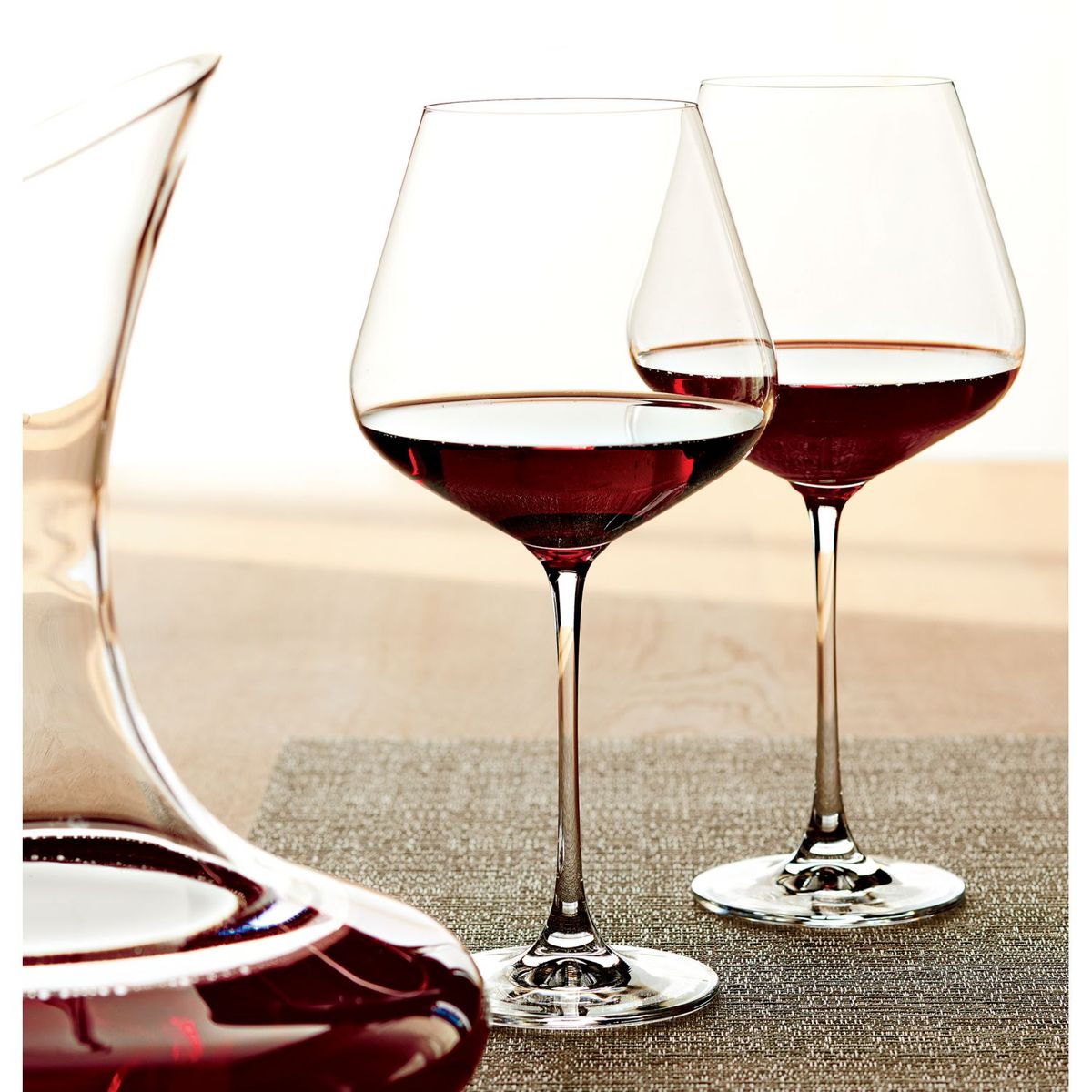 CRATE & BARREL - Copa de vino Hip de Vidrio  31 oz
