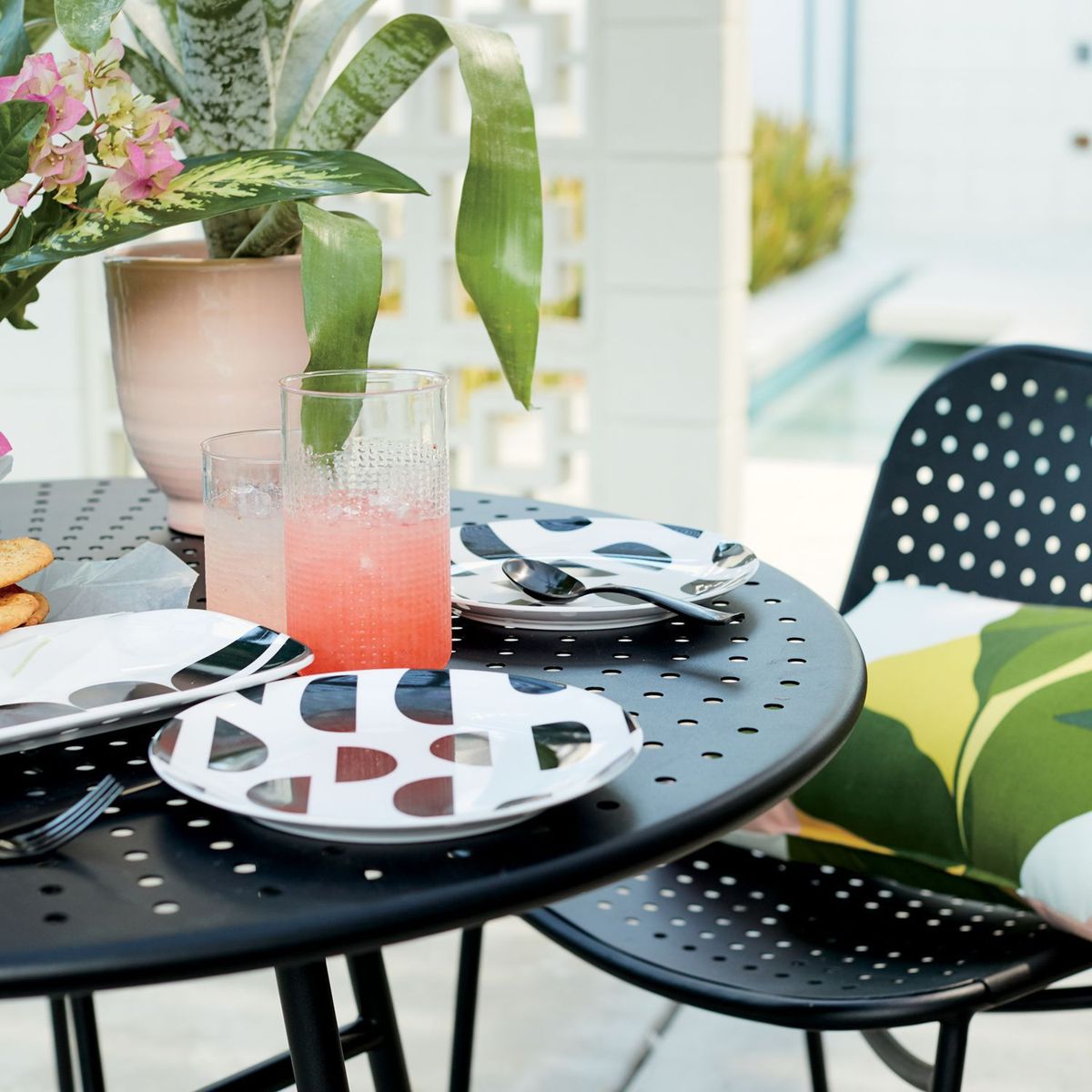 CRATE & BARREL - Vaso Alto Liv Acrílico 680 ml