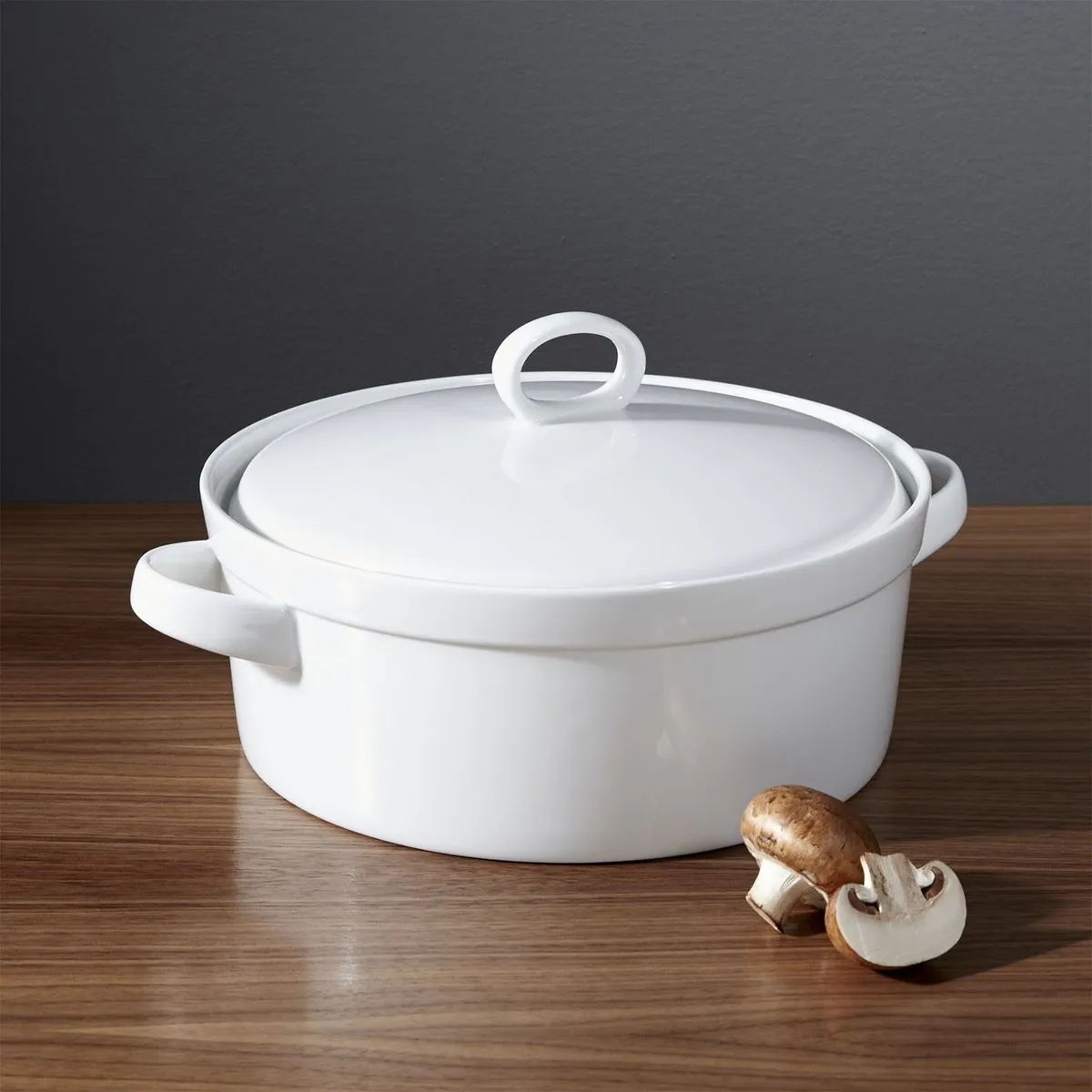 CRATE & BARREL - Refractaria Lucerne en Porcelana 25 cm