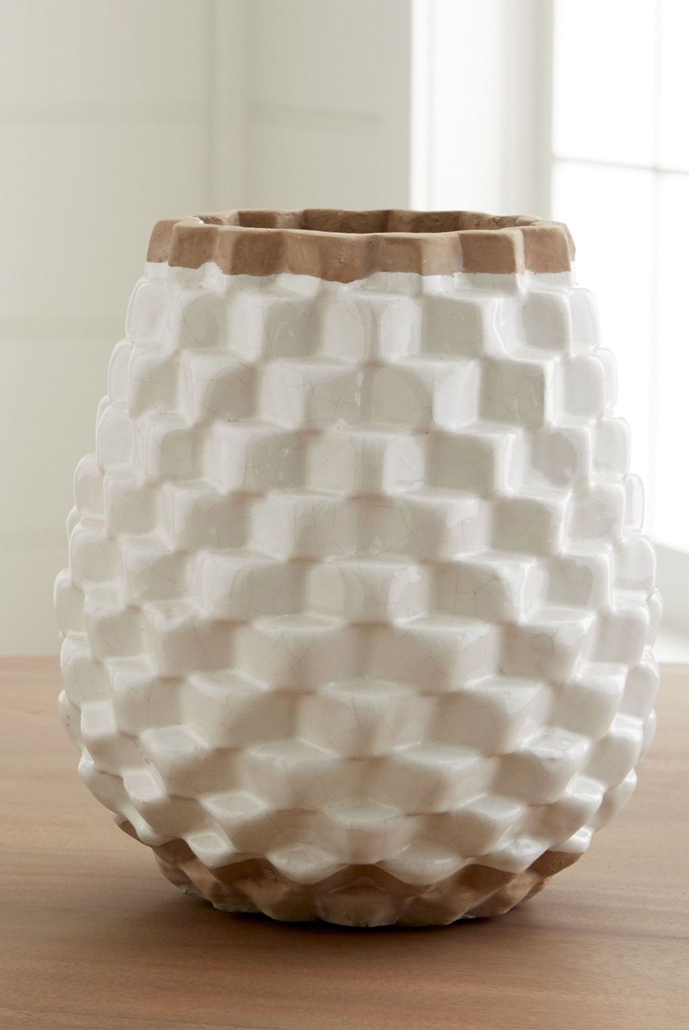 CRATE & BARREL - Jarrón Rati en Terracota 19 cm x 16 cm 