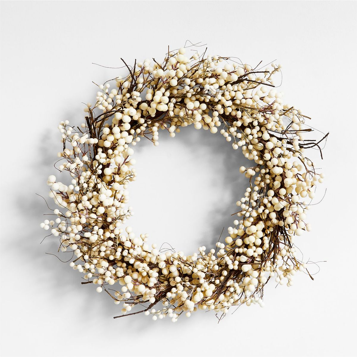 CRATE & BARREL - Corona navideña Faux White Ilex Berry en Poliuretano 76 cm x 76 cm