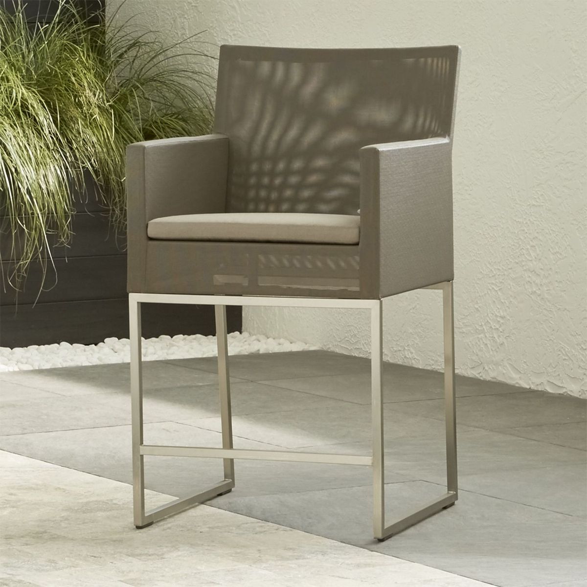 CRATE & BARREL - Silla Alta con Cojín Dune 61cm