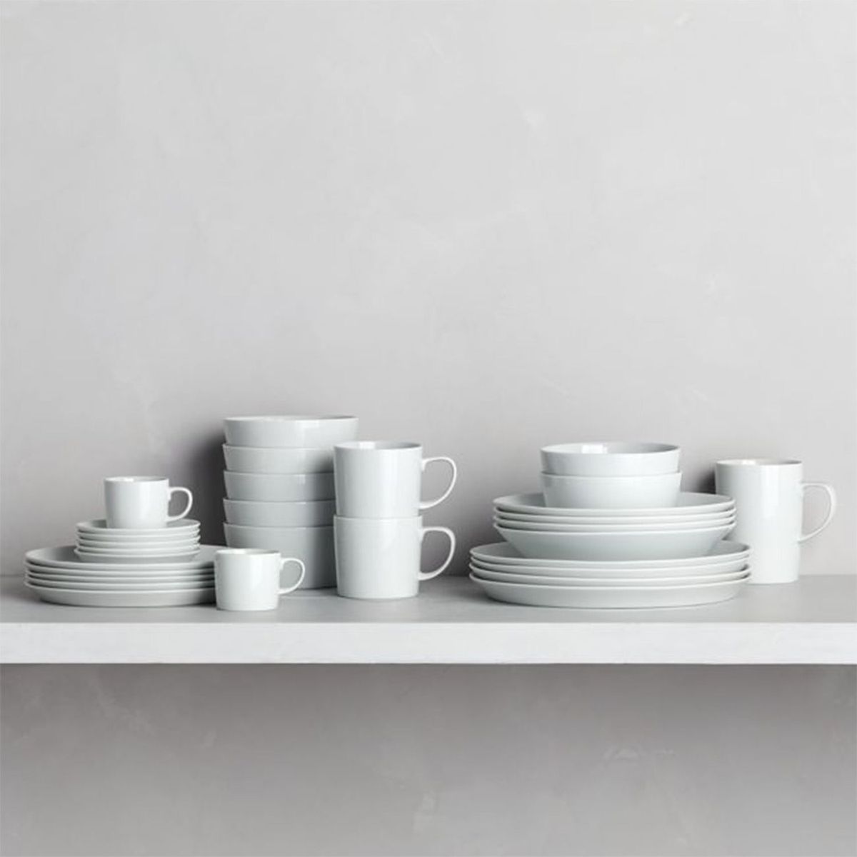 CRATE & BARREL - Plato principal Verge en Porcelana 27 cm x 3 cm