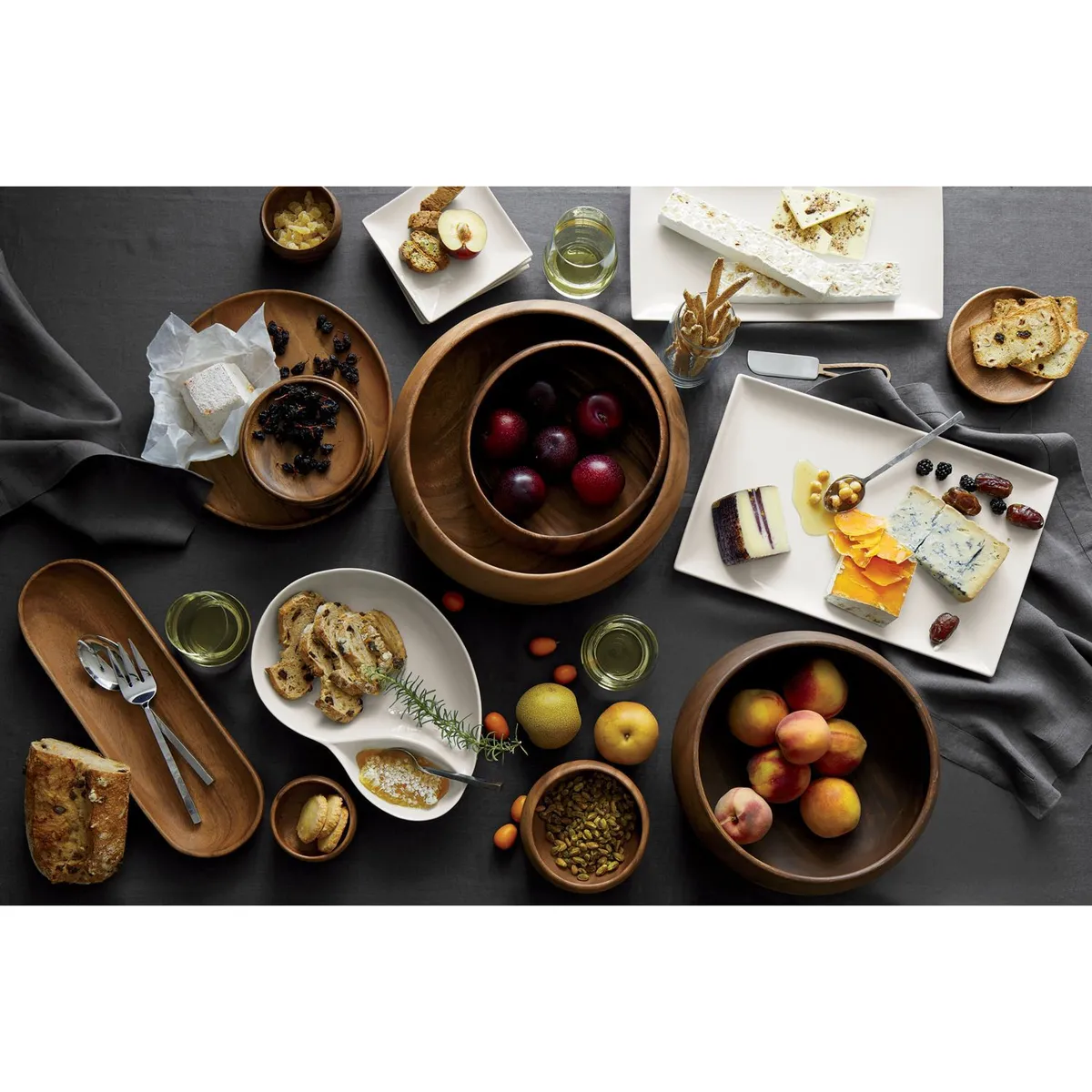 CRATE & BARREL - Bandeja  Madera 4 x 42 cm