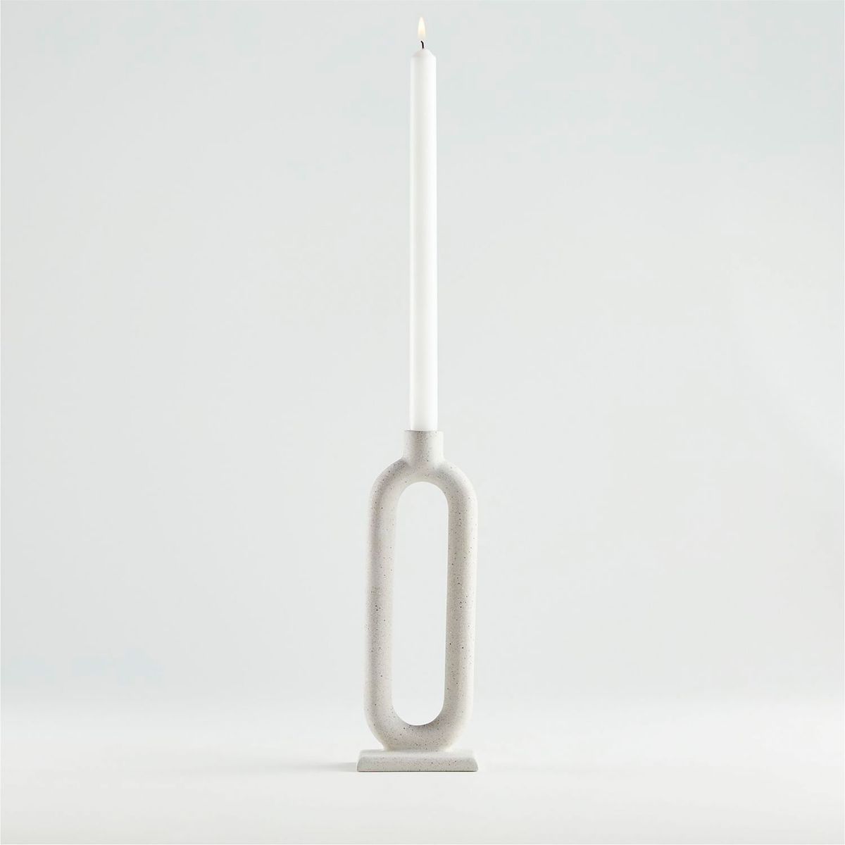 CRATE & BARREL - Candelabro Lorin en Cemento 25 cm x 9 cm 