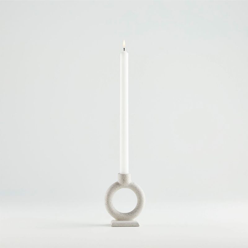 CRATE & BARREL - Candelabro Lorin en Cemento 12 cm x 10 cm 