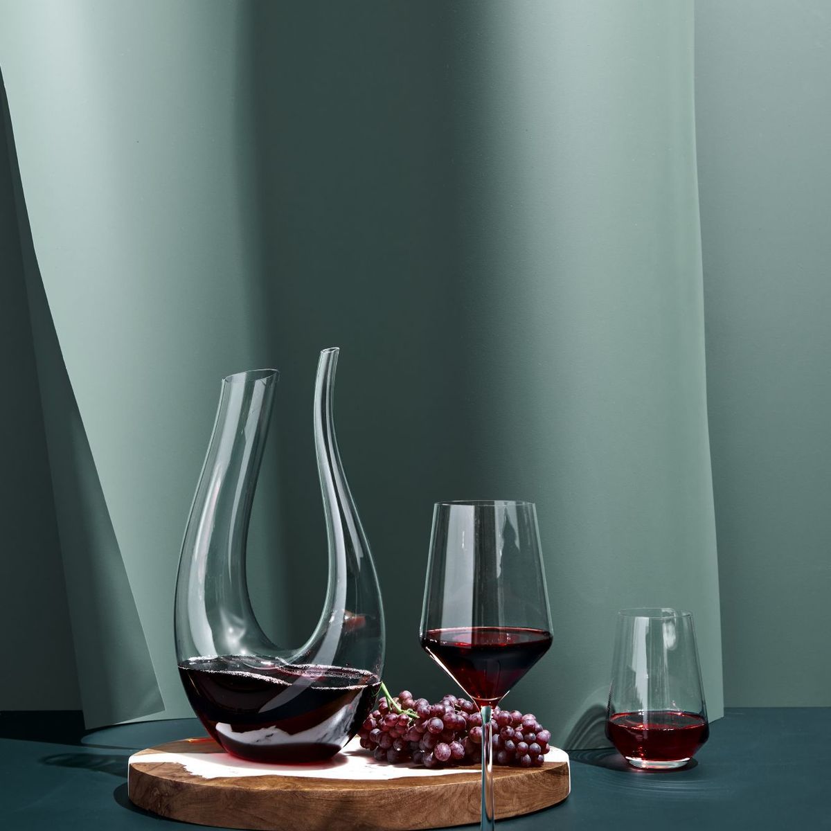 CRATE & BARREL - Decantador de Vino Sullivan 747 ml