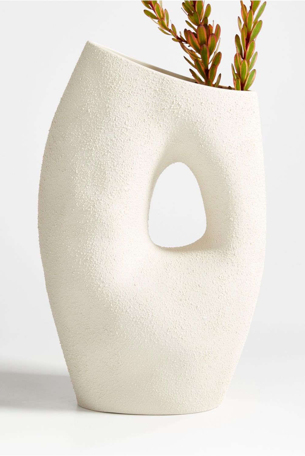 CRATE & BARREL - Florero Clyborne en Arcilla 40 cm x 15 cm 