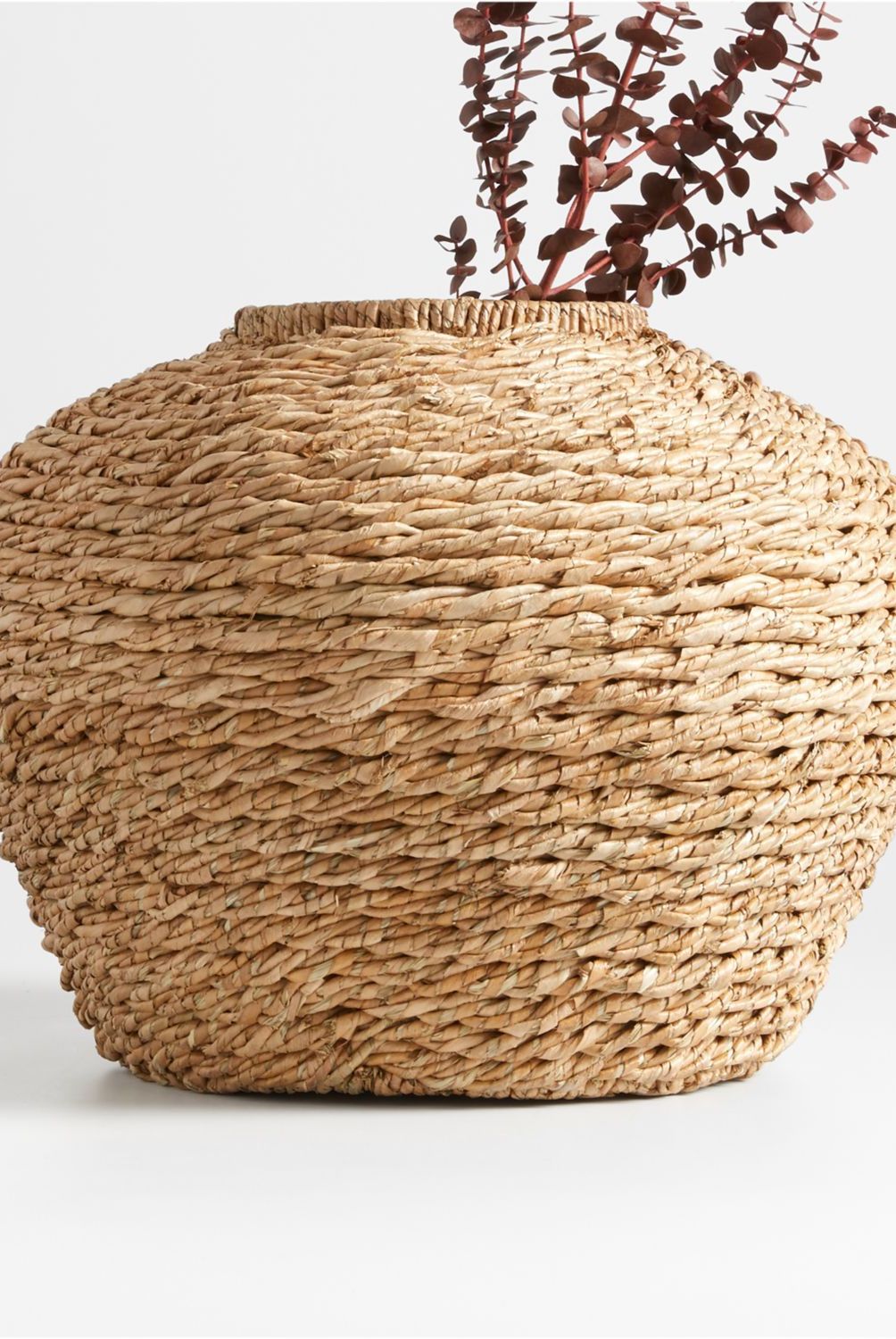 CRATE & BARREL - Jarrón Rattán 56 x 33 cm Crate & Barrel