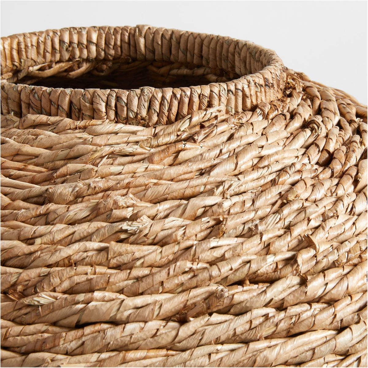 CRATE & BARREL - Jarrón Rattán 56 x 33 cm Crate & Barrel