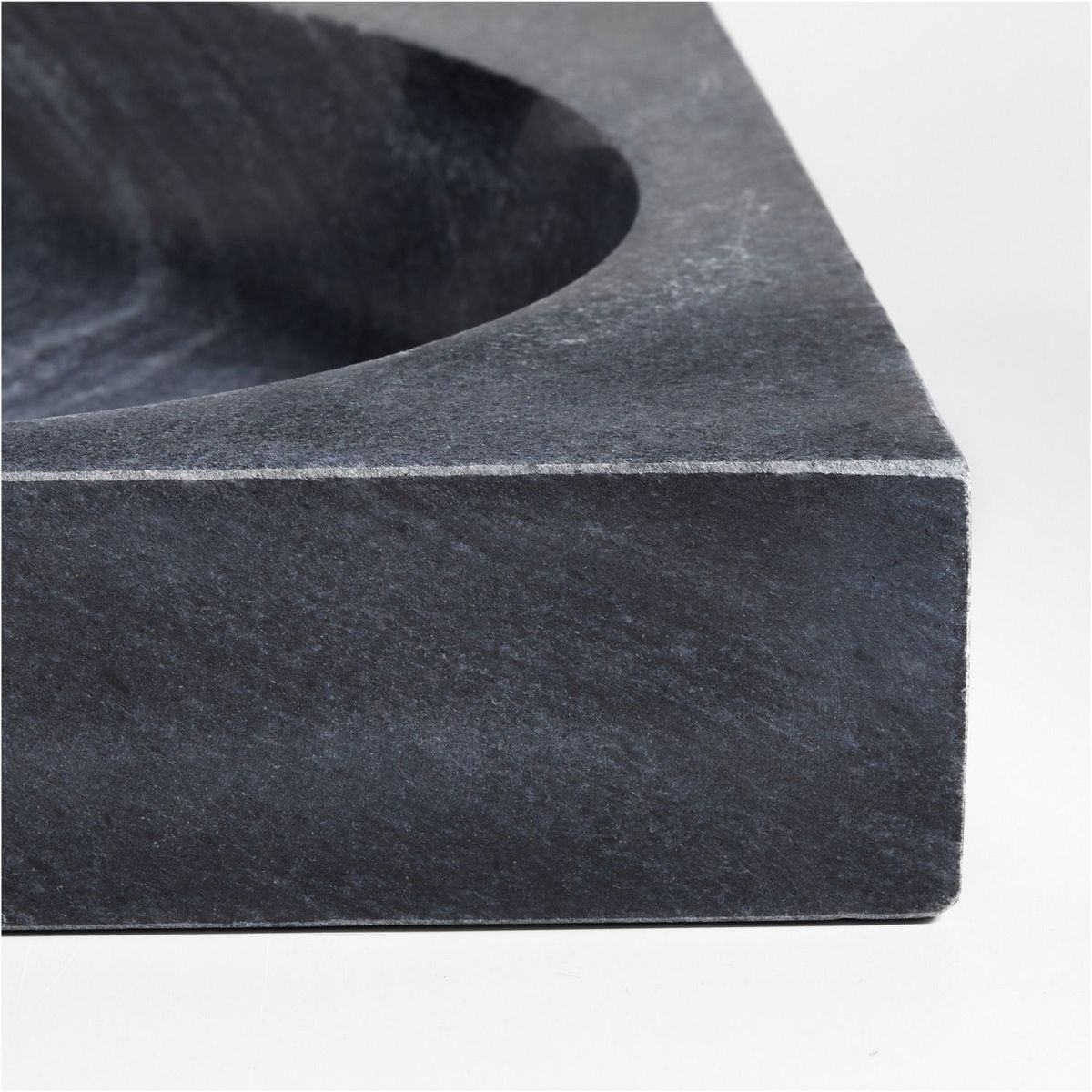 CRATE & BARREL - Adorno Honor en Mármol 6 cm x 36 cm 