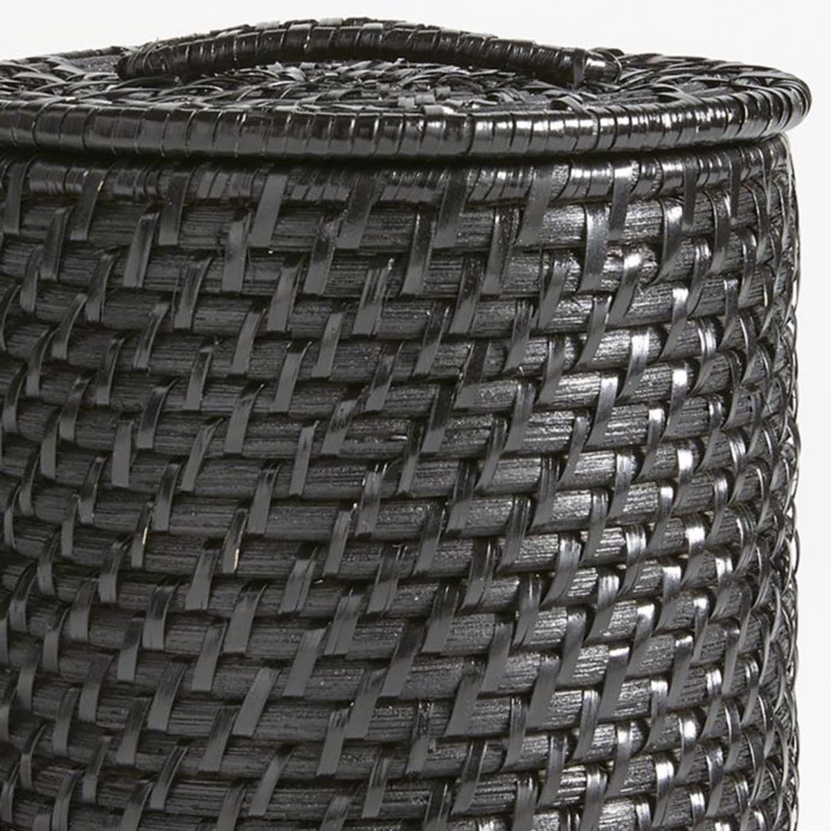 CRATE & BARREL - Canasta Sedona con Tapa en Ratán 15 x 14 cm