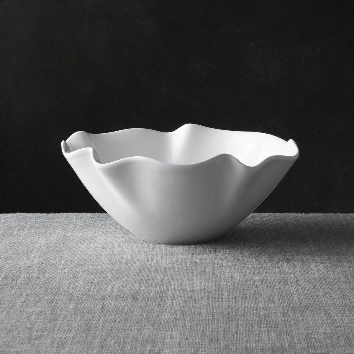 CRATE & BARREL - Bowl de Servir Ruffle 28 cm