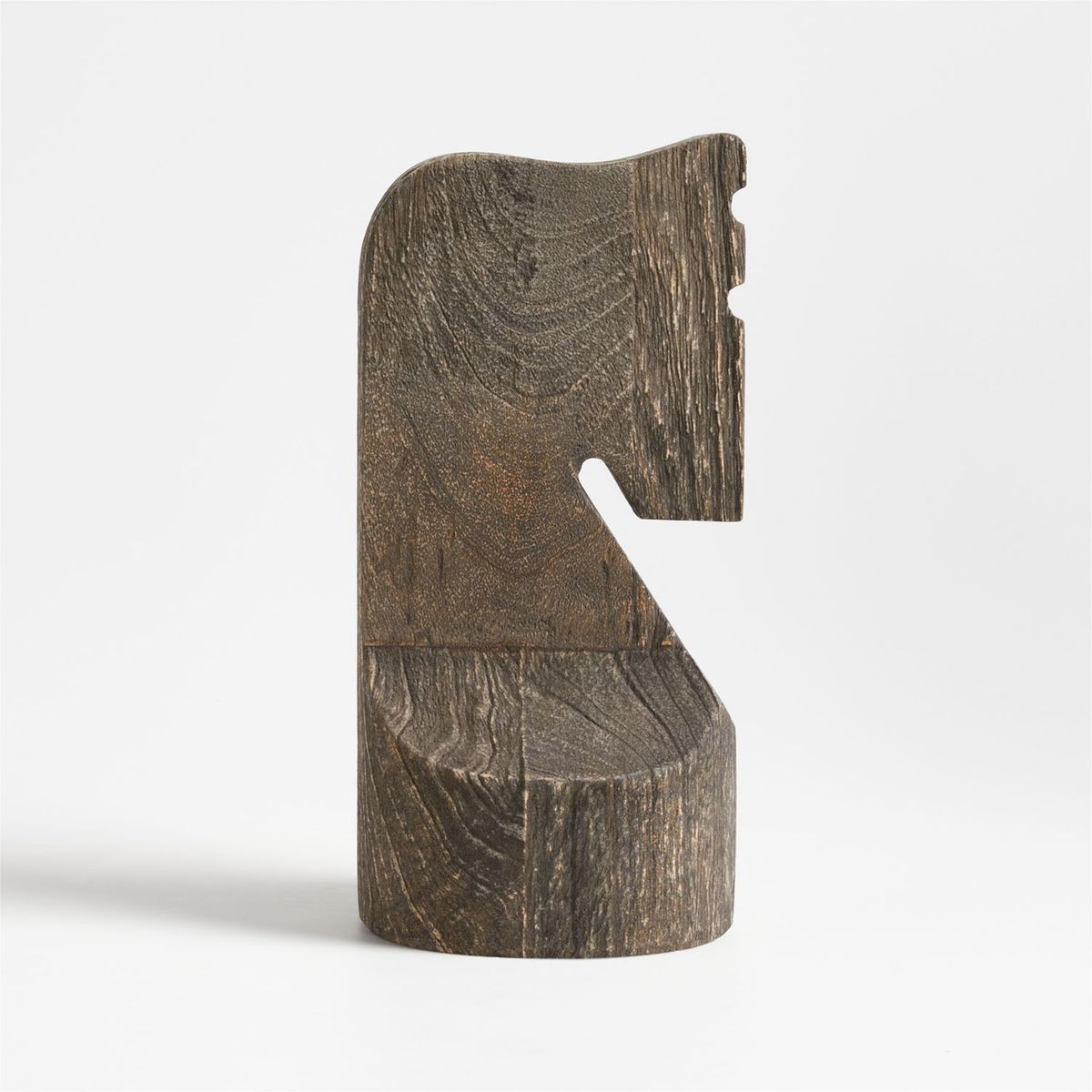 CRATE & BARREL - Adorno Black Knight en Madera mango 25 cm x 13 cm 