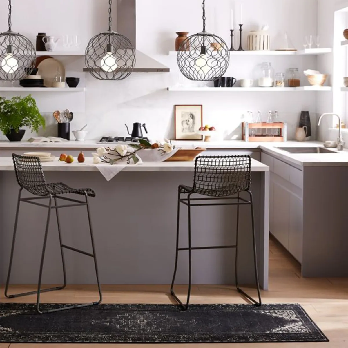 CRATE & BARREL - Silla de Bar Tig Metal