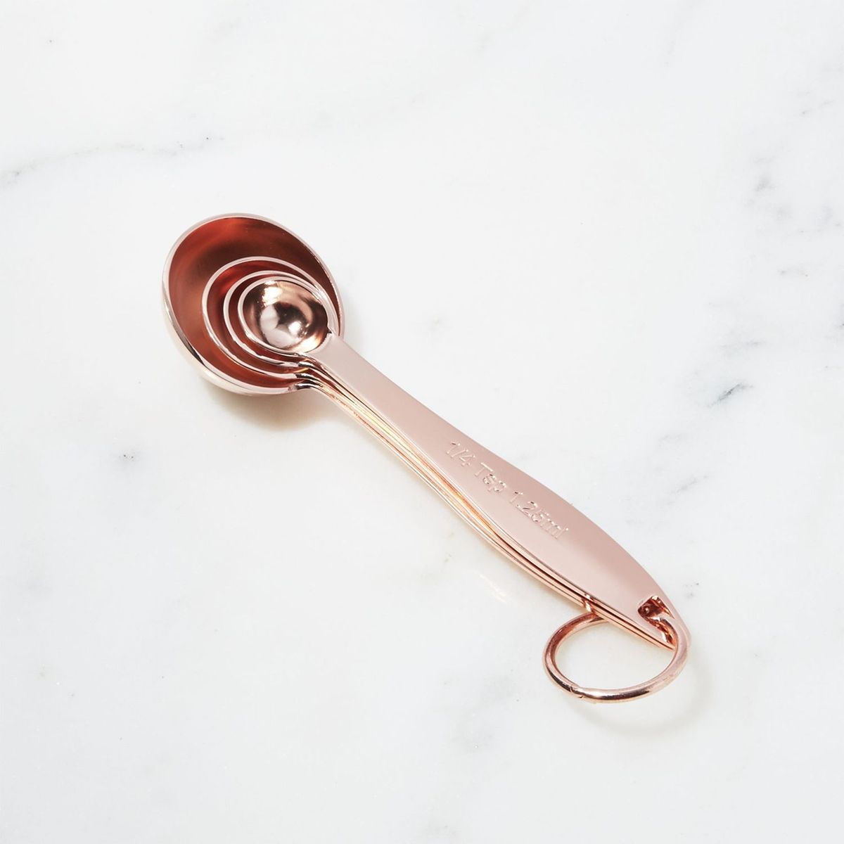 CRATE & BARREL - Cucharas Medidoras en Acero Inoxidable Cobre Set x 4
