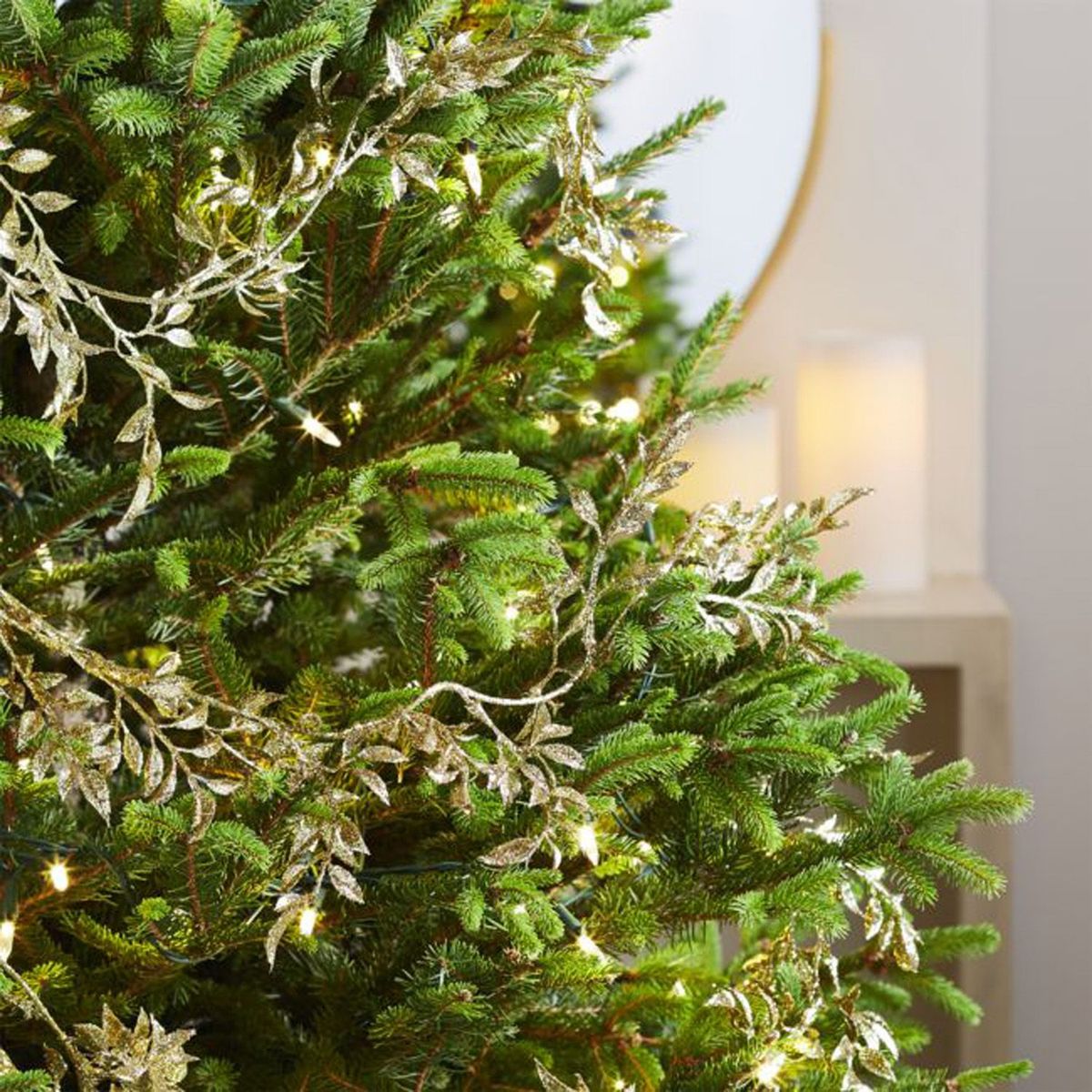 CRATE & BARREL - Guirnalda navideña Gold Glitter Leaf en Plástico 183 cm x 9 cm