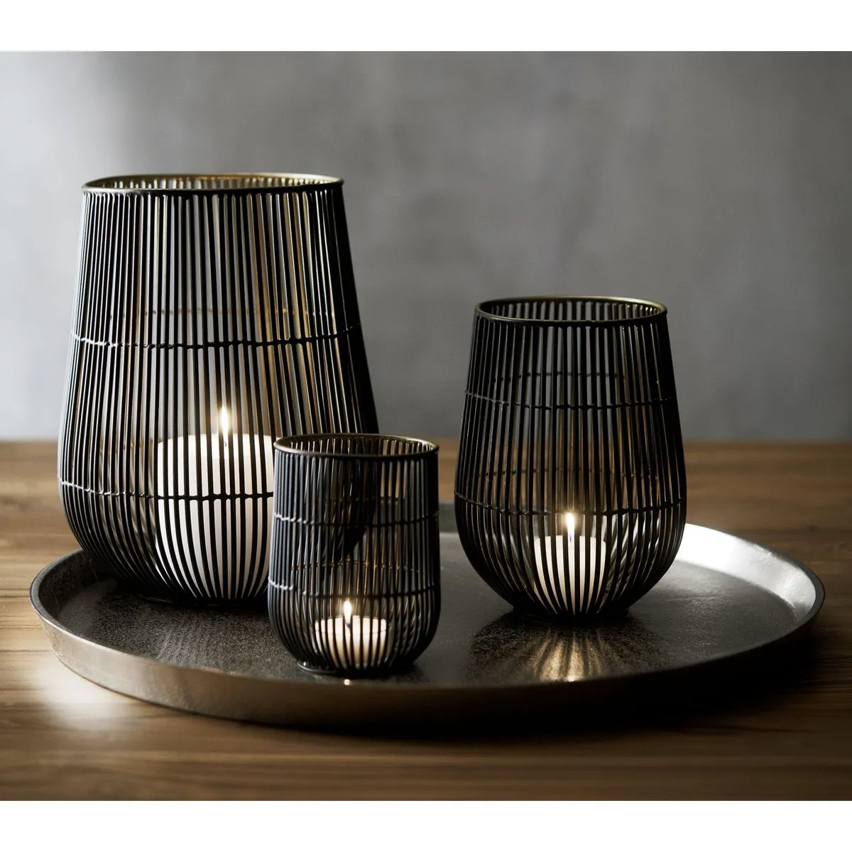 CRATE & BARREL - Candelabro Kent Huracán de Alambre 15 cm