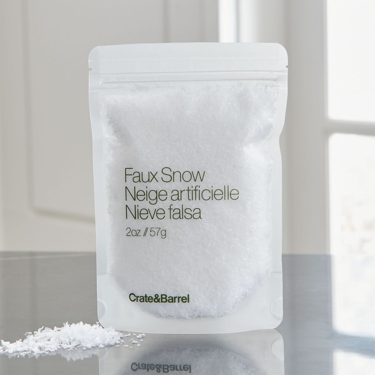 CRATE & BARREL - Adorno Faux Snow en Plástico 20 cm x 14 cm