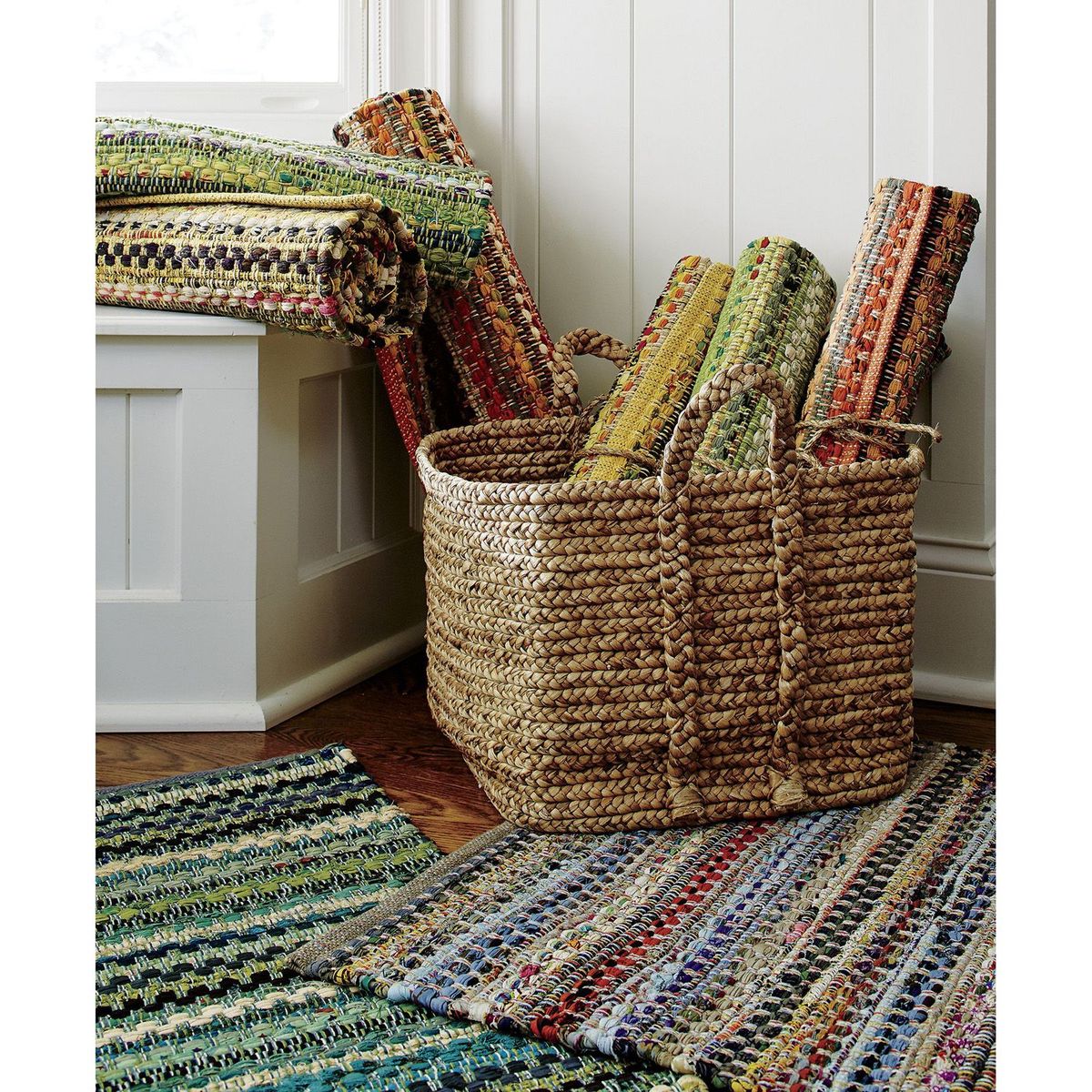 CRATE & BARREL - Canasta Cuadrada con Asa de Soga Tyler