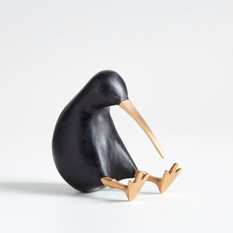 CRATE & BARREL - Adorno Kiwi en Madera mango 14 cm x 14 cm 