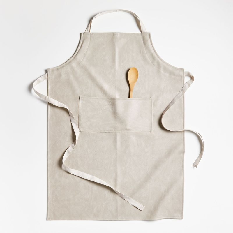 CRATE & BARREL - Delantal Scout Crema