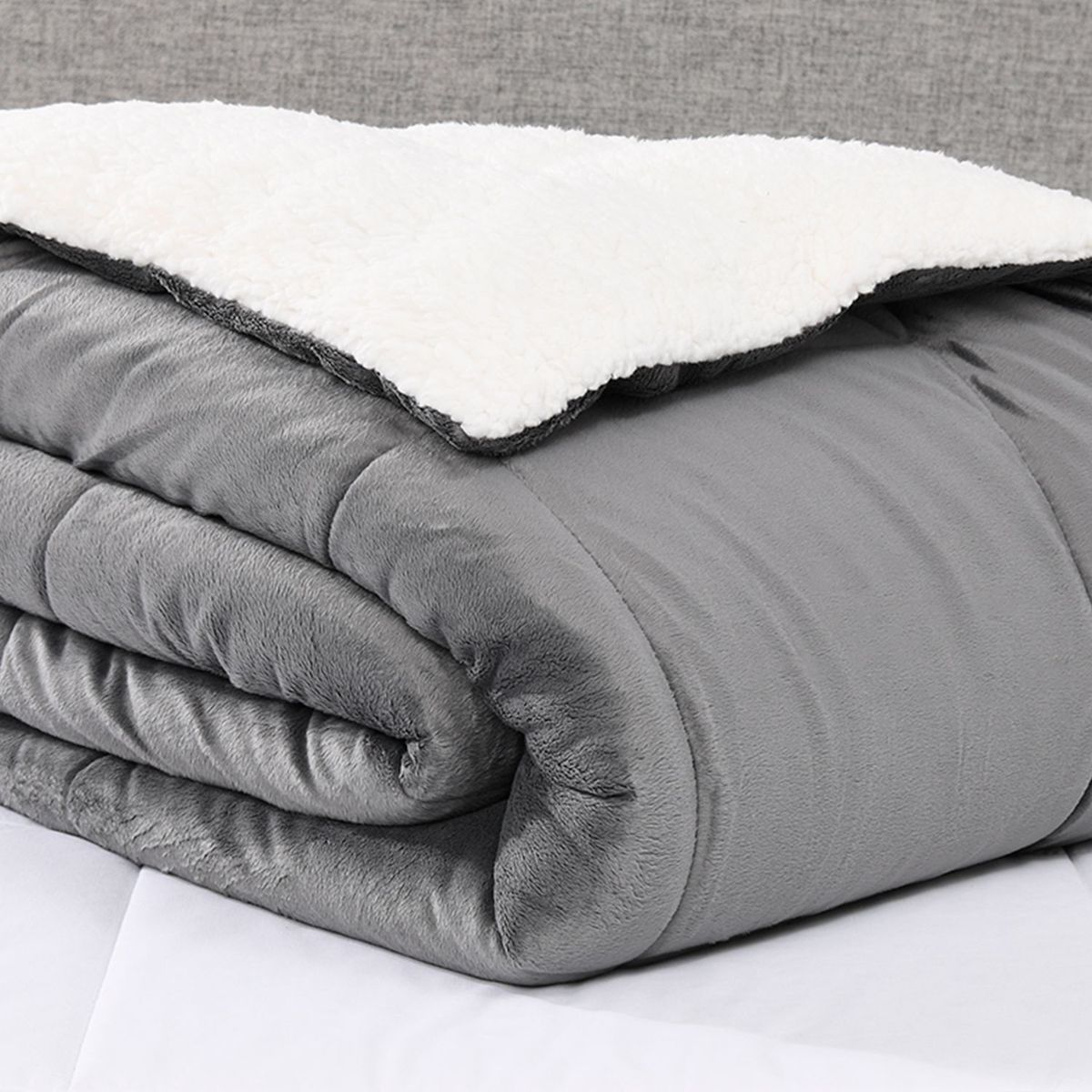 BASEMENT HOME - Cobija Lisa de Poliéster Ovejera 220 GSM Basement Home