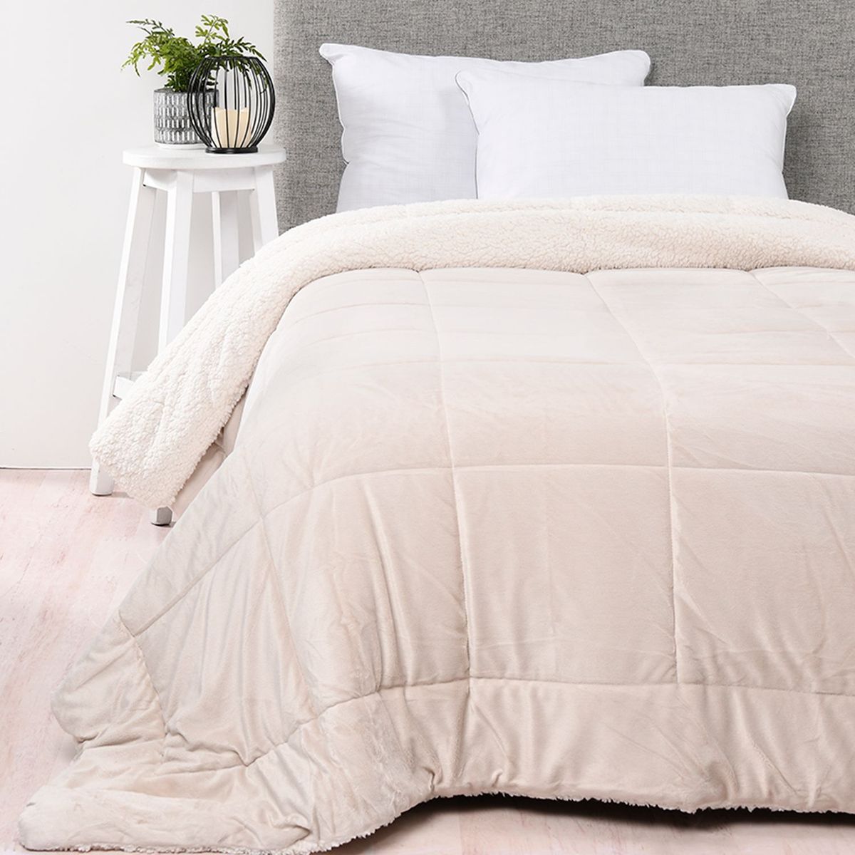 BASEMENT HOME - Cobija Lisa de Poliéster Ovejera 220 GSM Basement Home