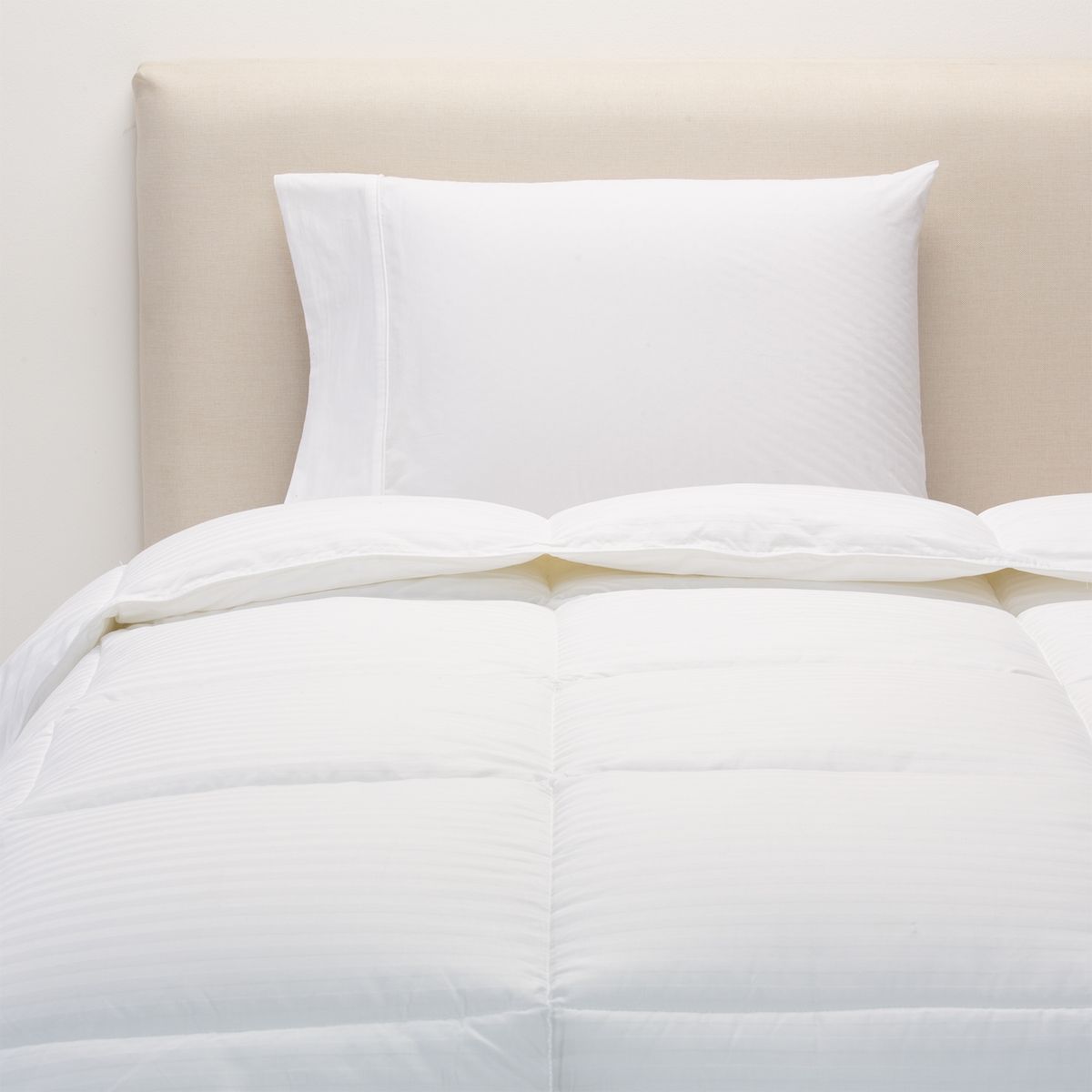 BASEMENT HOME - Plumón Fibra Sintética Hipoalergénico Premium