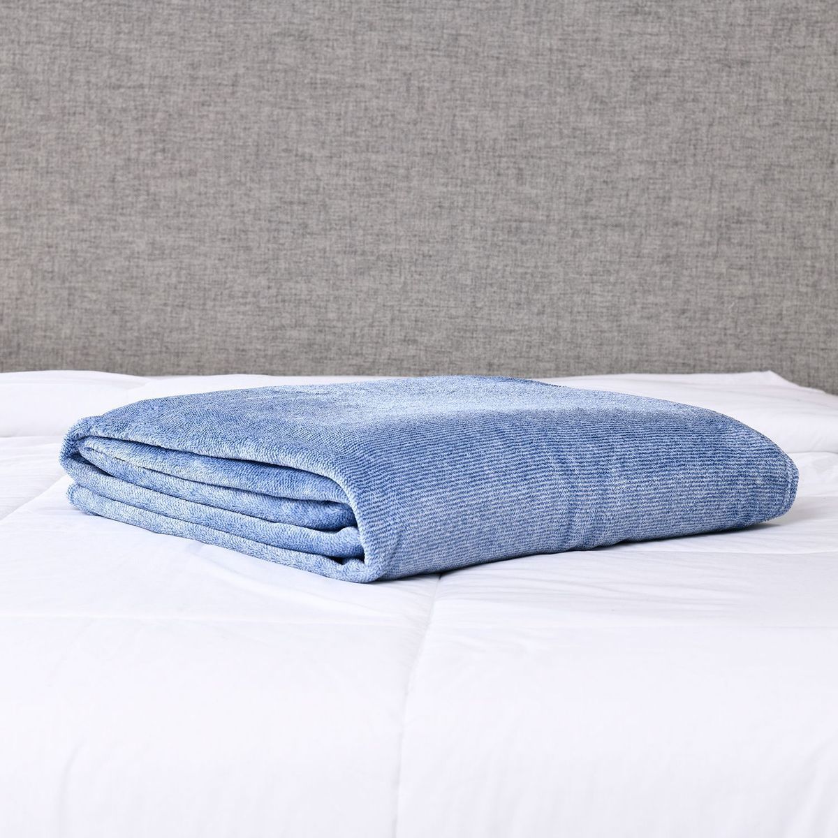 BENETTON - Cobija Lisa de Poliéster 280 GSM Melange Benetton