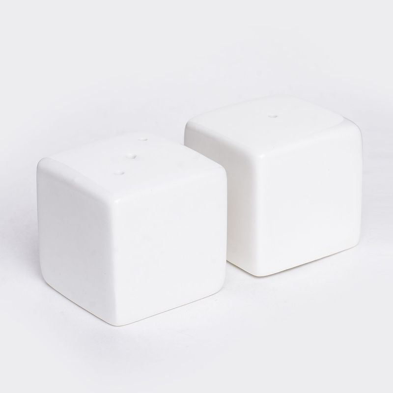 BASEMENT HOME - Set Salero-Pimentero de Mesa Porcelana Essent Cuad B. 4.2 X 4.2cm