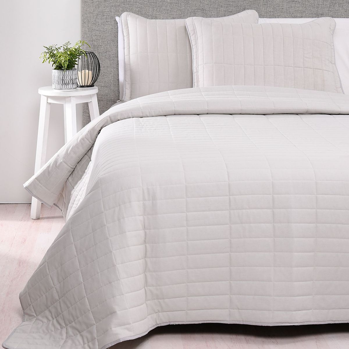 BASEMENT HOME - Cubrelecho Liso de Algodón 144 Hilos Classic Basement Home