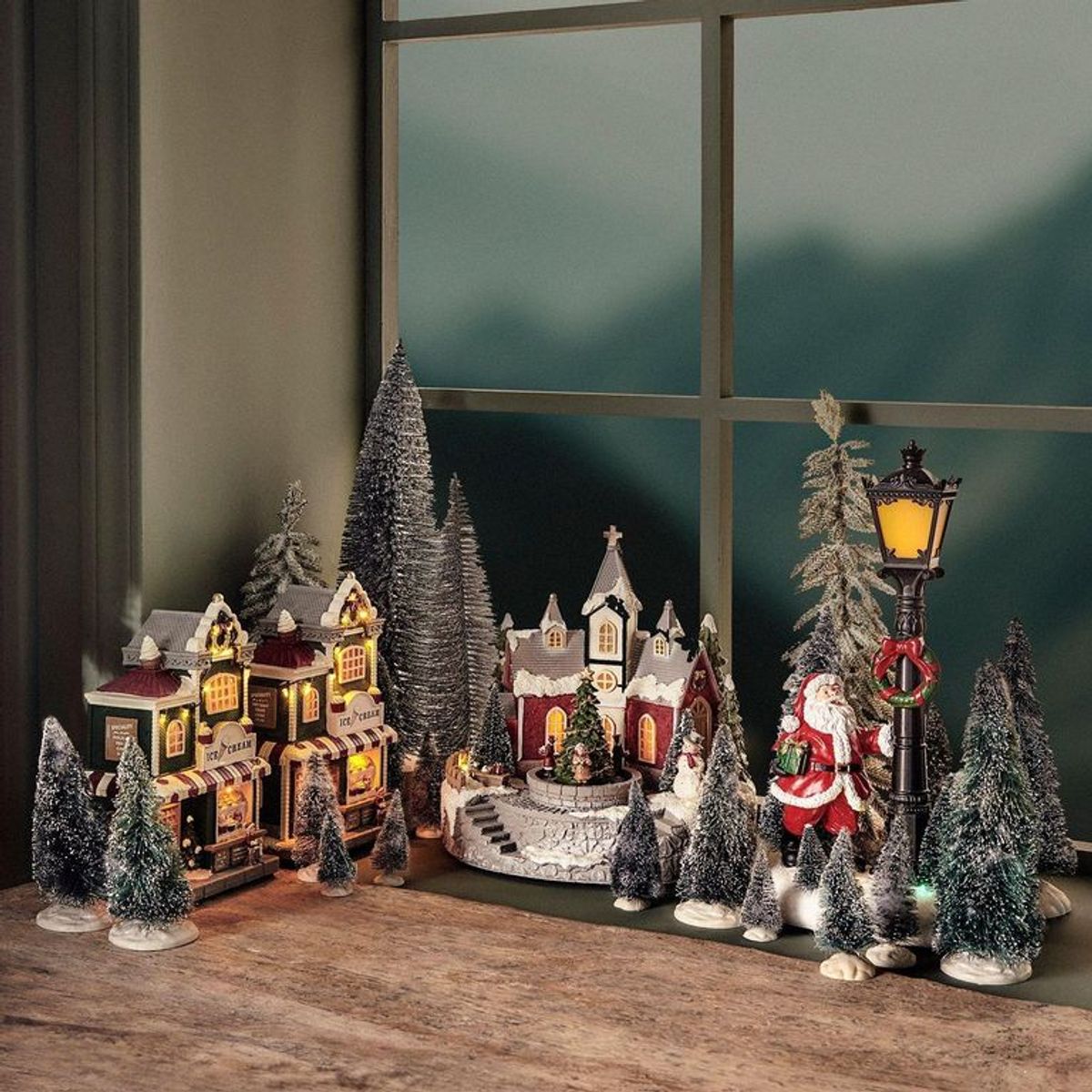 MICA - Villa Navideña: Farol Papá Noel 37 cm