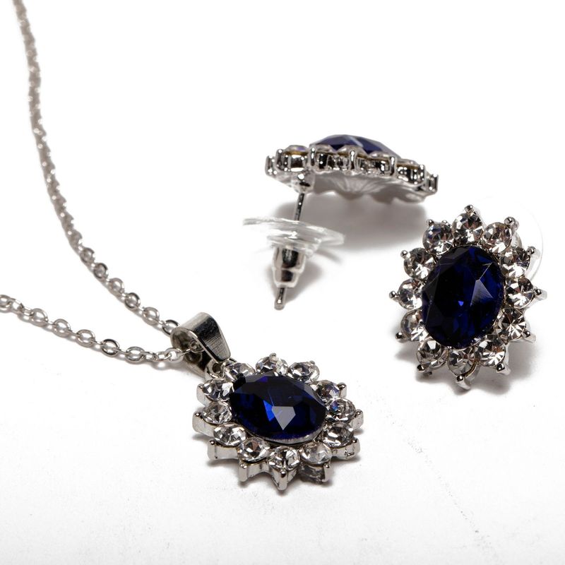 DAHLA - Set Collar + Aretes Dahla