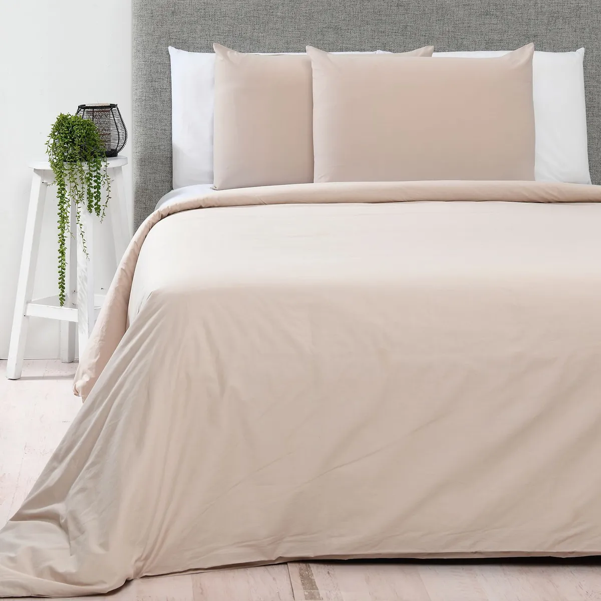 AMBIENTA - Sábana Ambienta de Poliéster 75 GSM para cama Sencillo,Doble, Queen. Juego de Sábanas Lisa