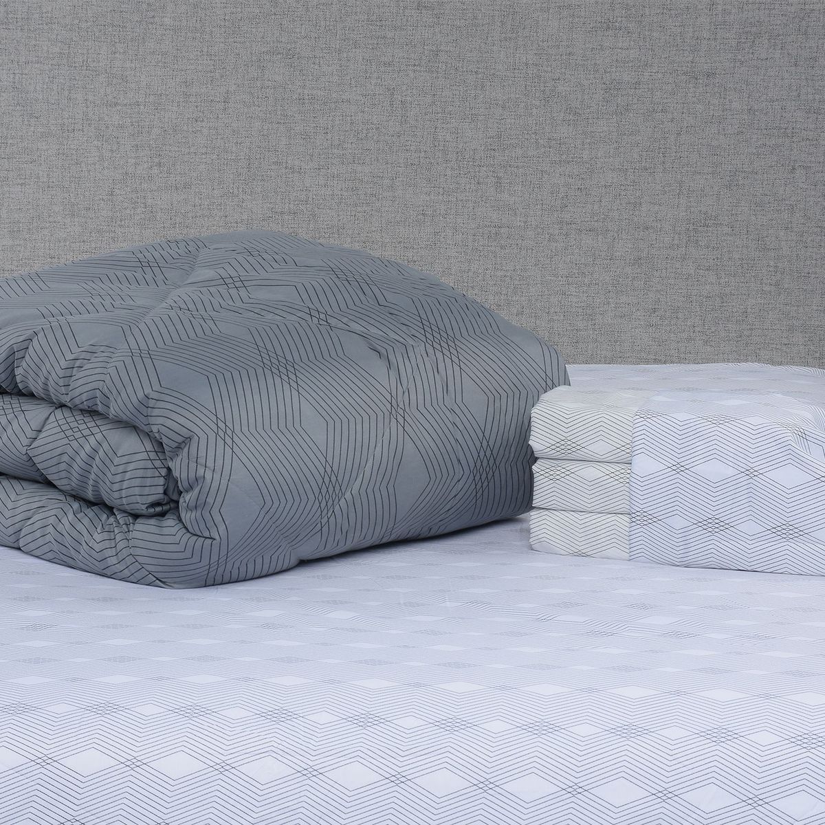 AMBIENTA - Edredón + Juego de sábanas Marco