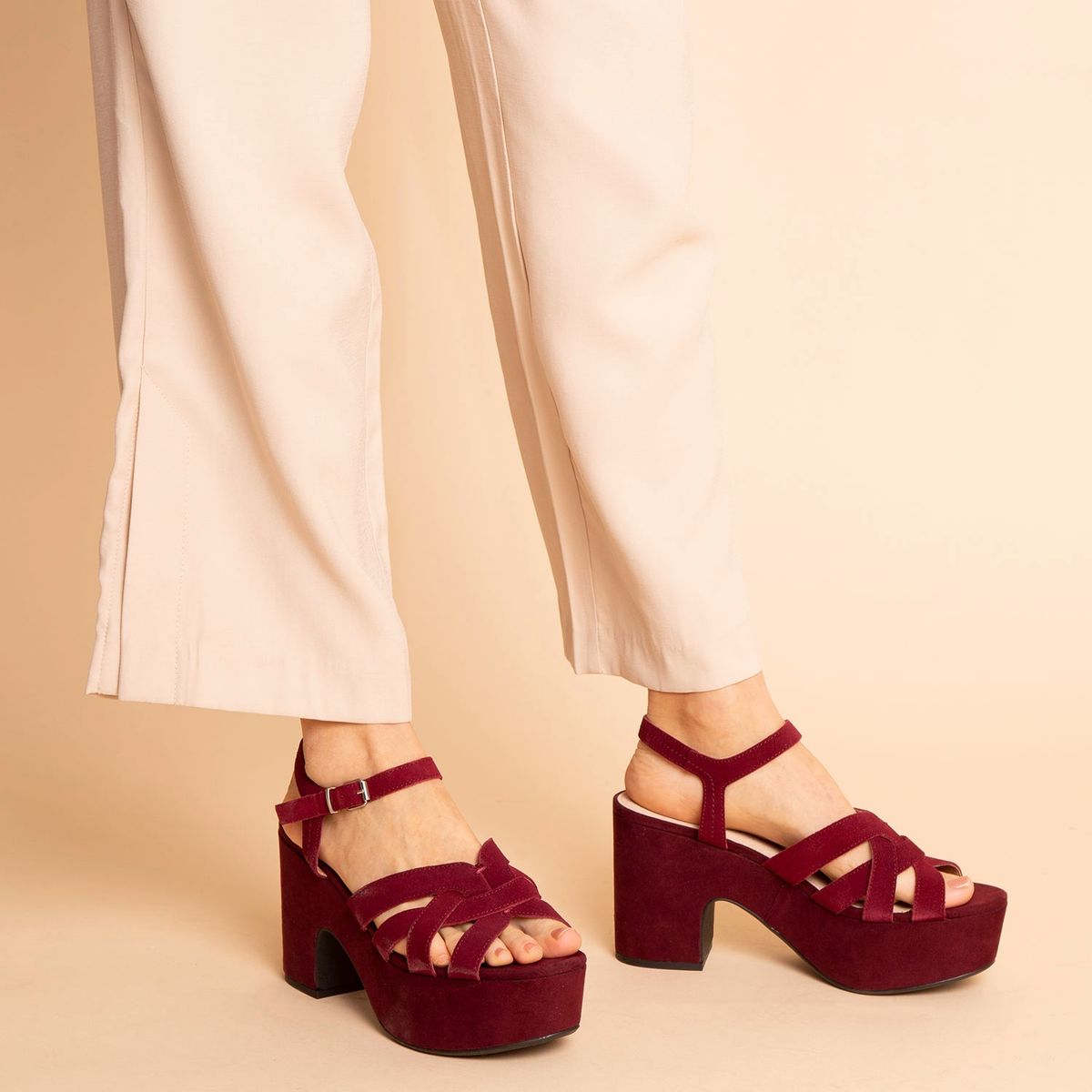 BASEMENT - Sandalias para Mujer con tacón grueso Sandalias Basement vinotinto de moda para mujer