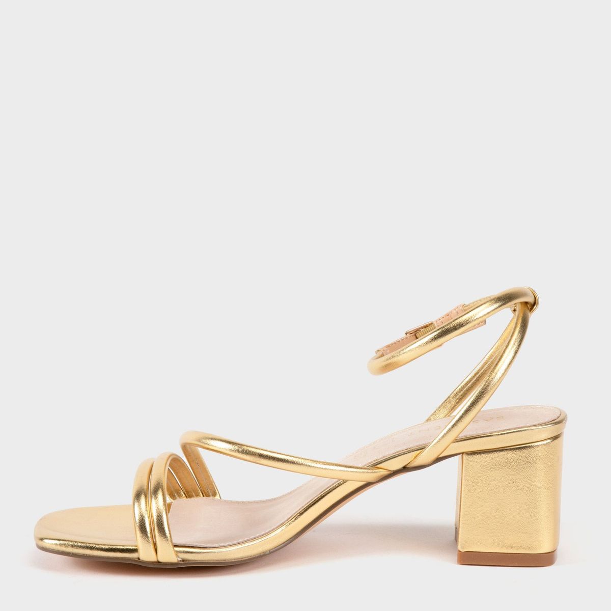 BASEMENT - Sandalias para Mujer con tacón grueso. Sandalias Basement doradas de moda para mujer