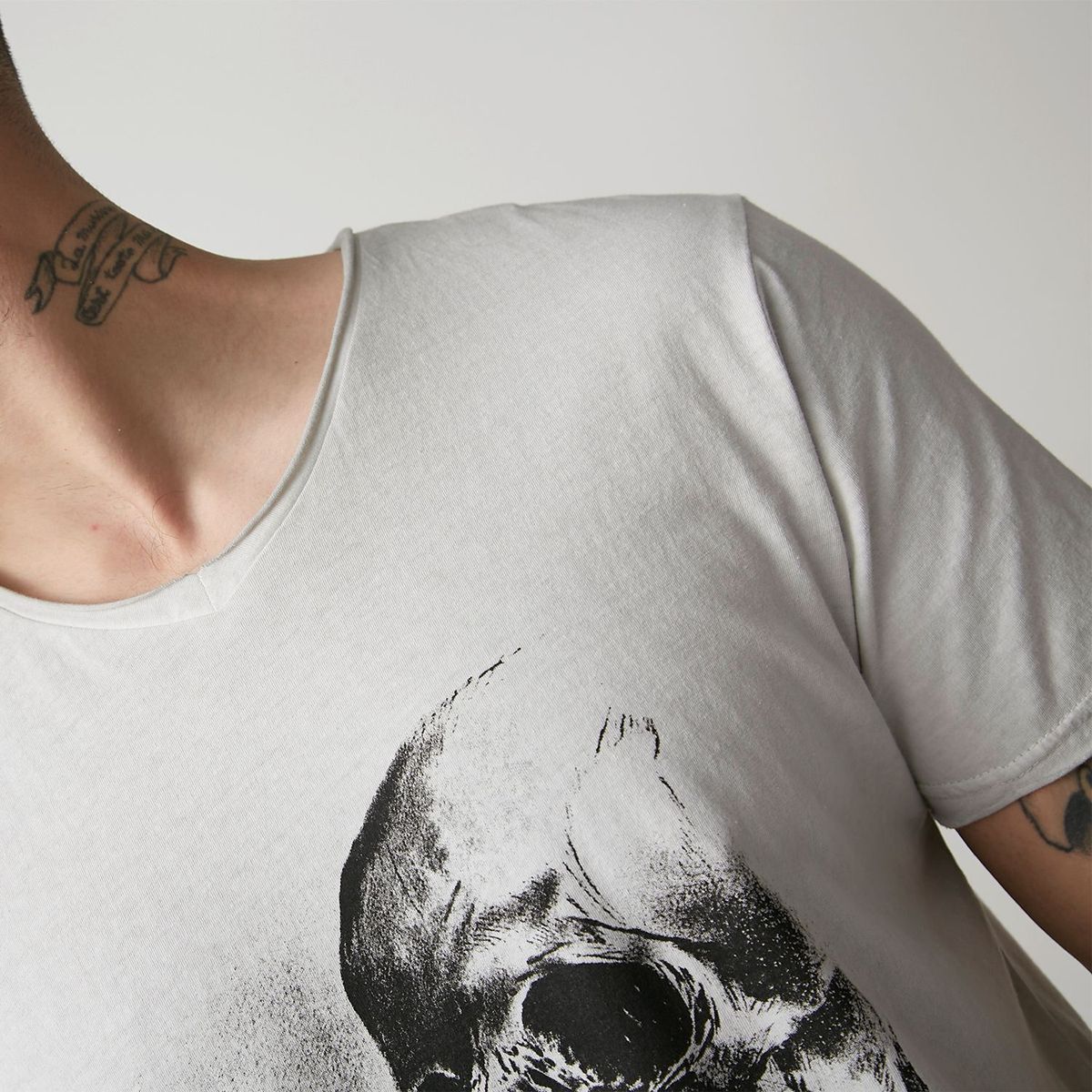 MOSSIMO - Camiseta para Hombre Manga corta con Estampado Mossimo