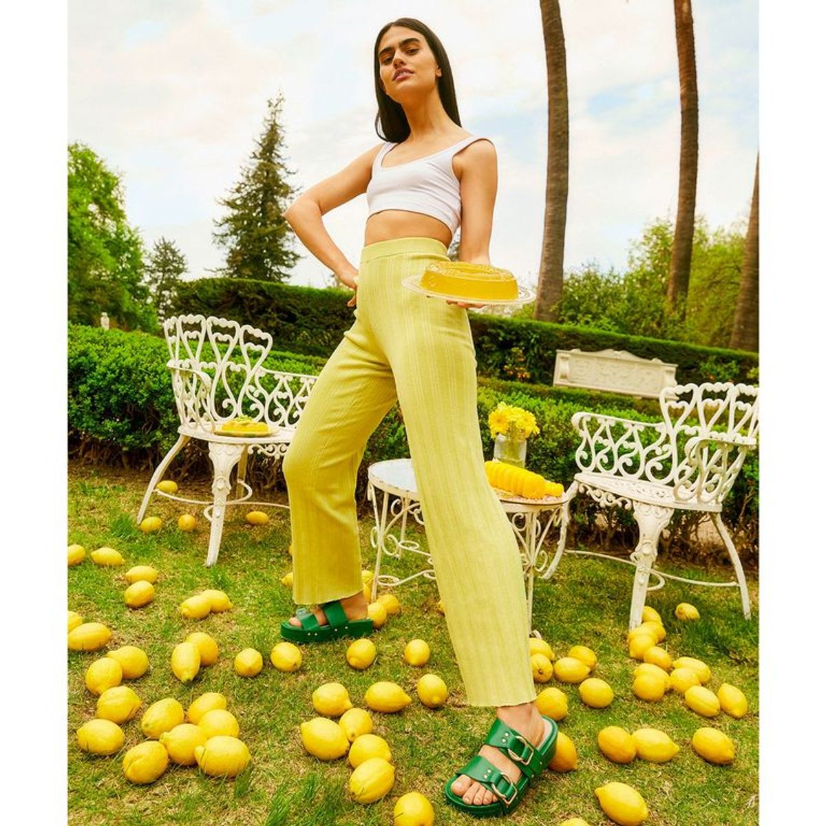 BASEMENT - Sandalias para Mujer planas con plataforma. Sandalias Basement verdes de moda para mujer