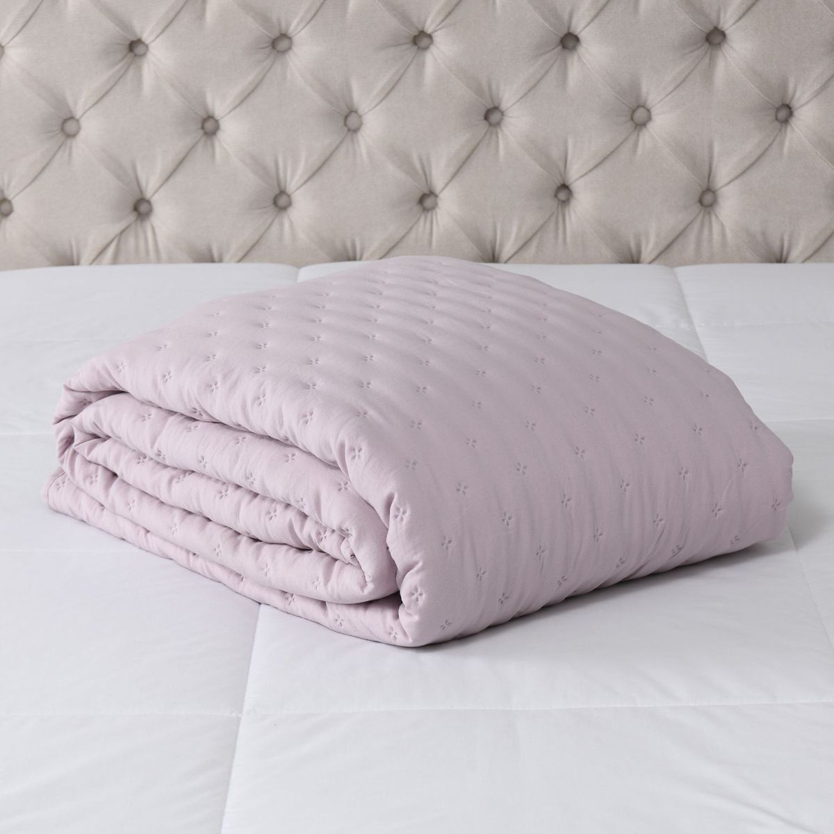 BASEMENT HOME - Cubrelecho Poliéster Sophi