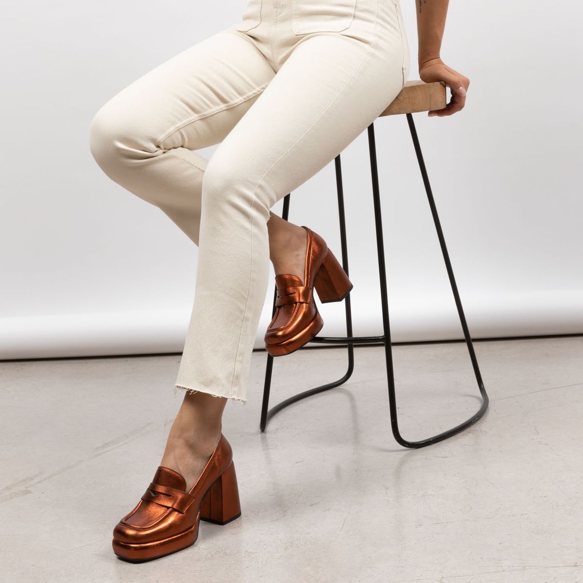 BASEMENT - Tacones de Moda para Mujer con tacón Alto Capri Basement | Zapatos con Tacón color Cobre para Mujer