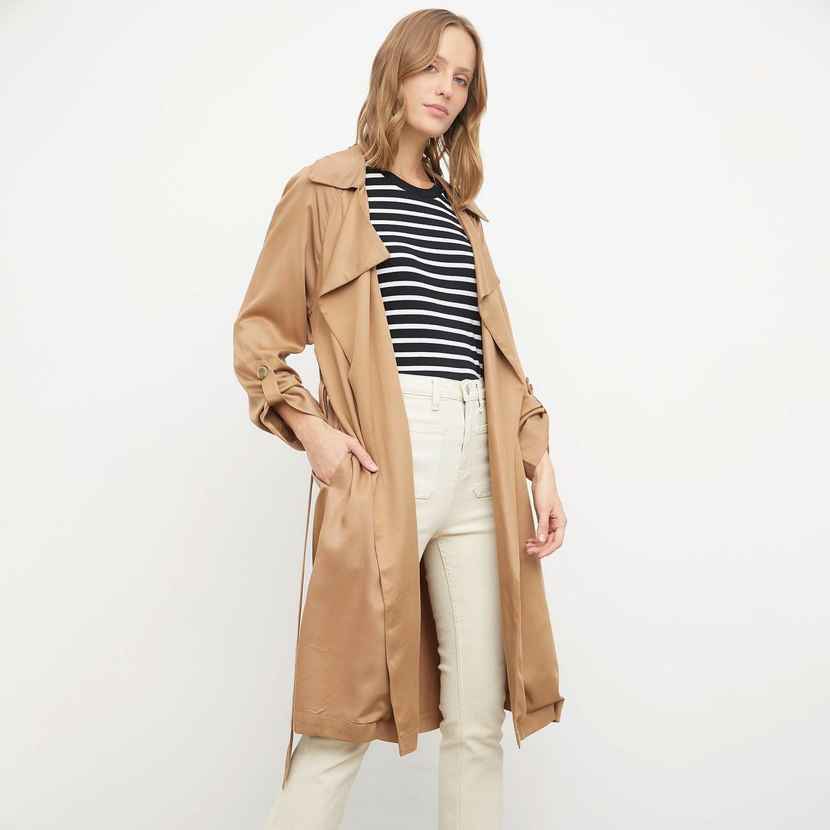 BASEMENT - Abrigo para Mujer Basement