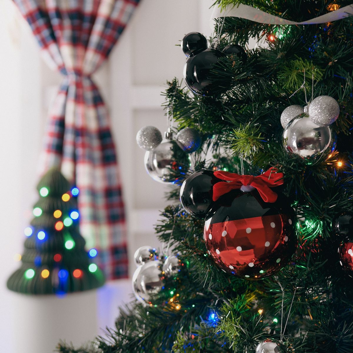 DISNEY - Bola de Navidad Disney: Minnie 16 cm