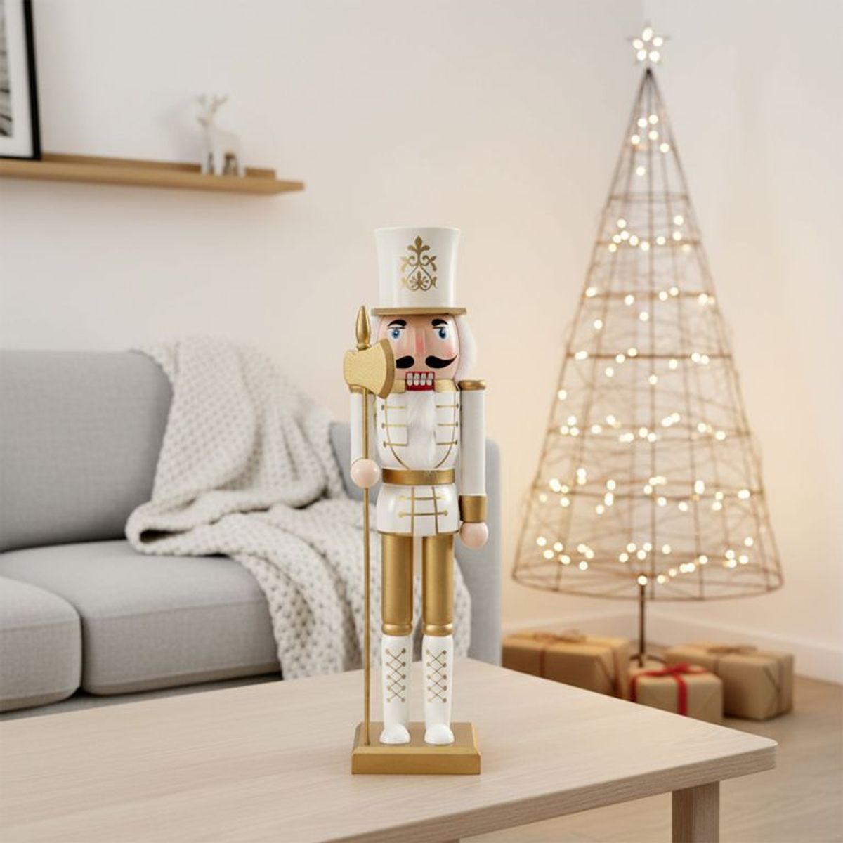 MICA - Figura Navideña: Cascanuez 38 cm