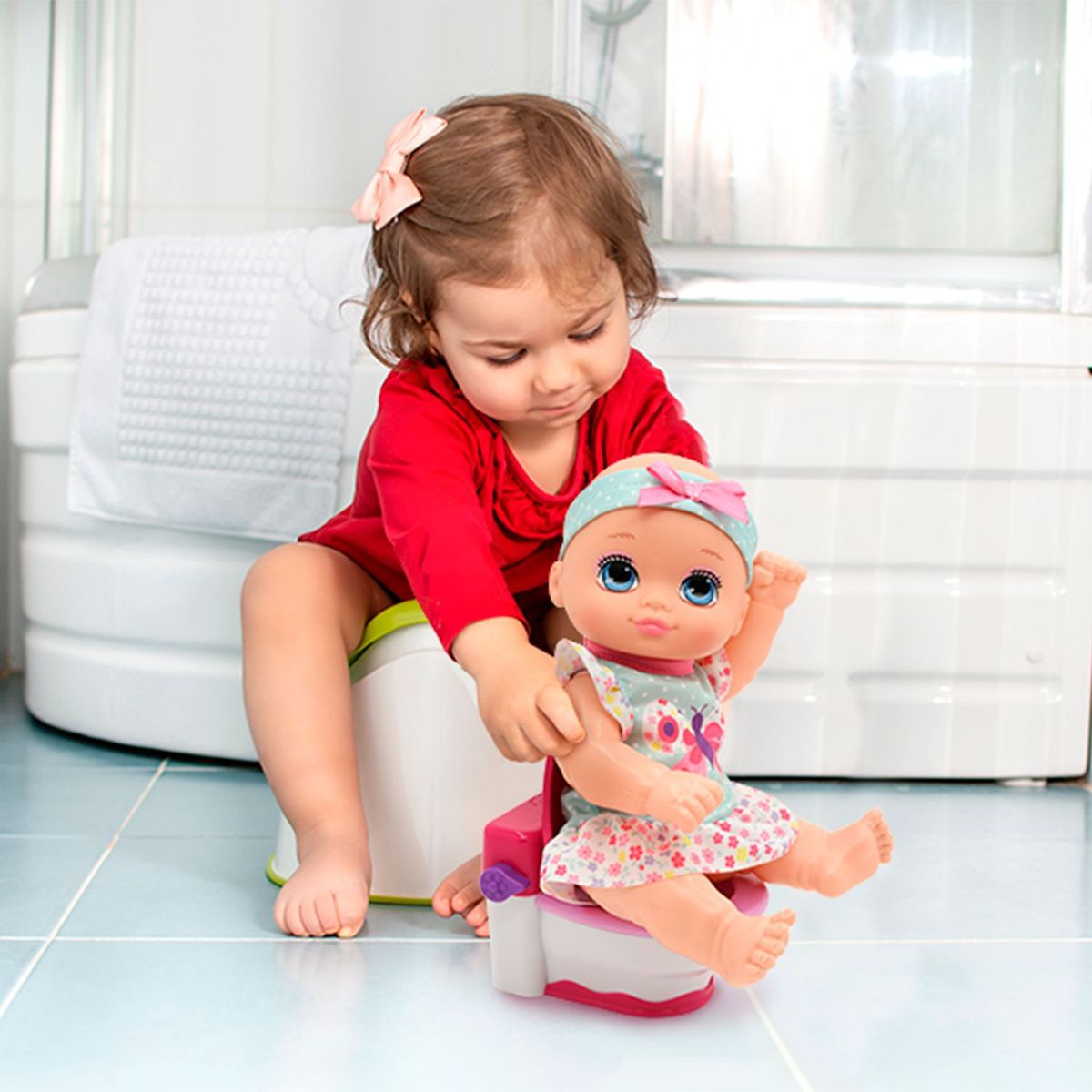  - Muñeca Bebé interactiva Little Darlings Hora de ir al baño