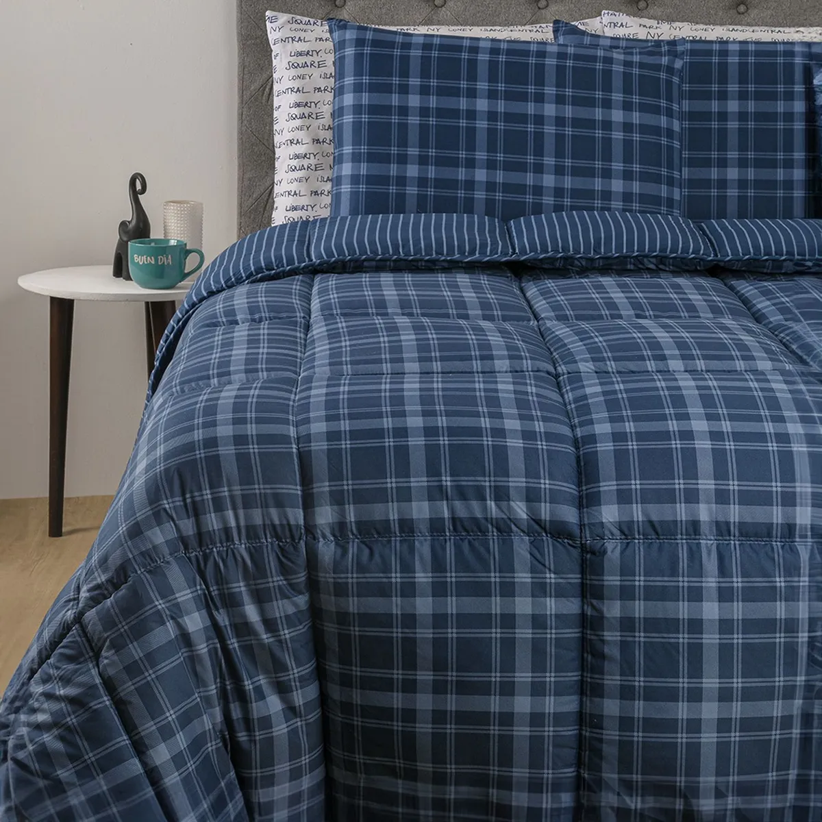 MICA - Edredón Mica con exterior y relleno de 500 GSM Poliéster muy alcolchado Charles. Edredón Estampado para cama Doble, queen, king.