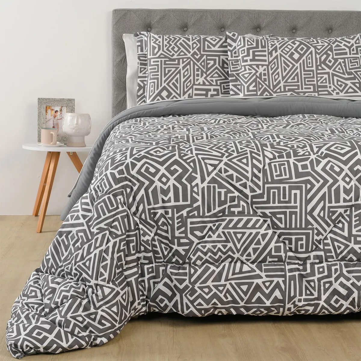 AMBIENTA - Edredón Ambienta con exterior y relleno de 250 GSM Poliéster Marcial. Edredón Estampado para cama sencilla, doble, queen.